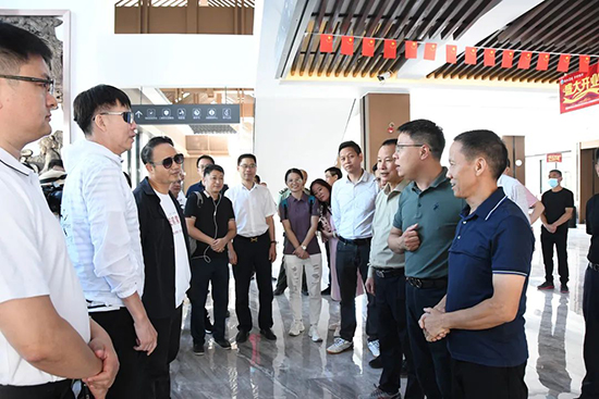 13 振興茶產(chǎn)業(yè) 媒體來助力 廈門市安溪商會組織媒體記者走進(jìn)安溪茶鄉(xiāng)919.png