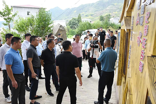 13 振興茶產(chǎn)業(yè) 媒體來助力 廈門市安溪商會組織媒體記者走進(jìn)安溪茶鄉(xiāng)1086.png